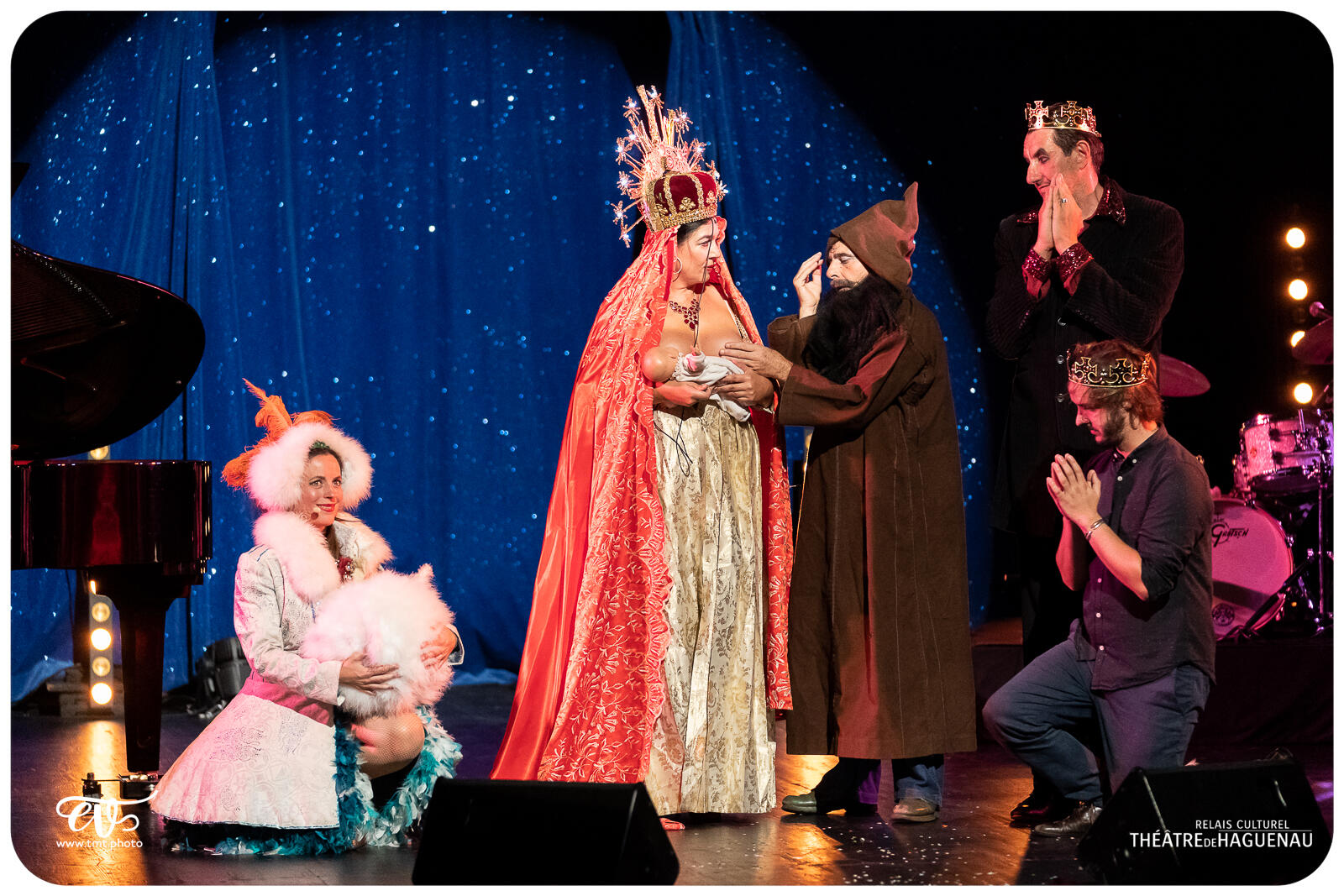 LE CABARET EXTRAORDINAIRE